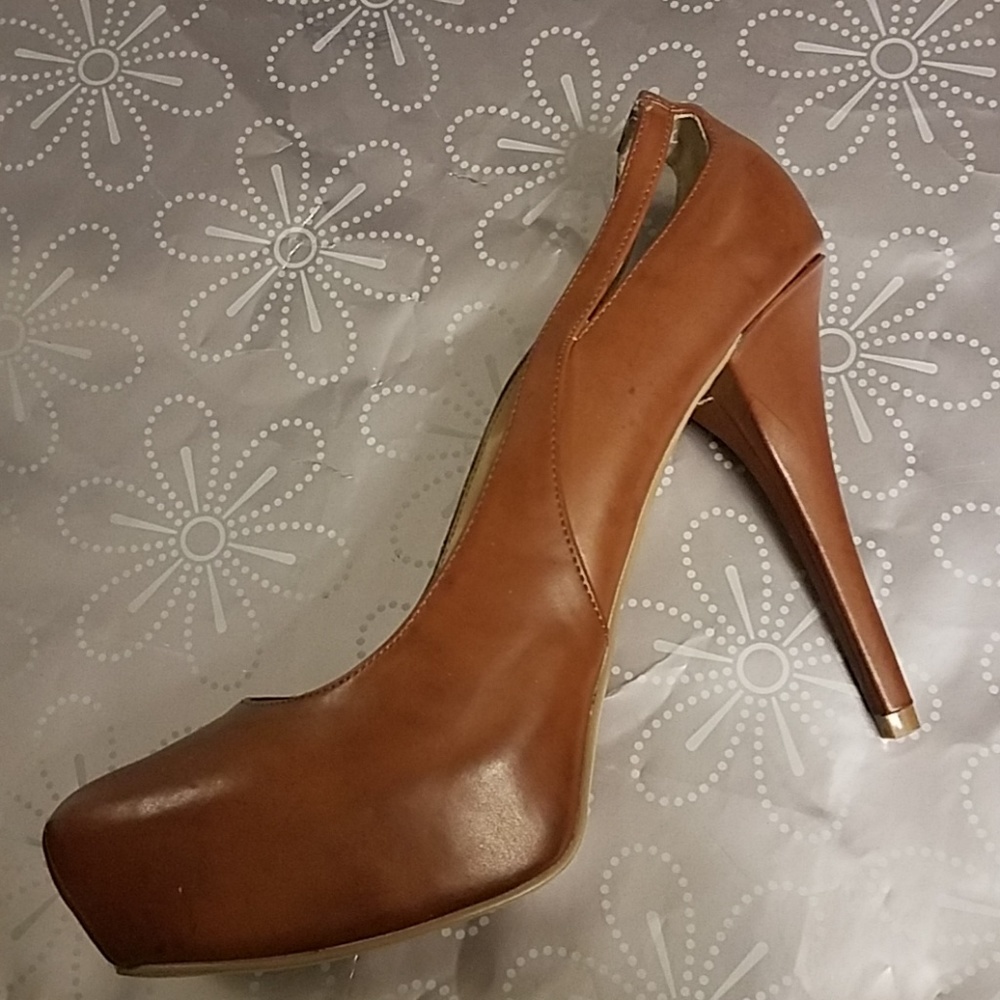 Guess High Heel Pumps